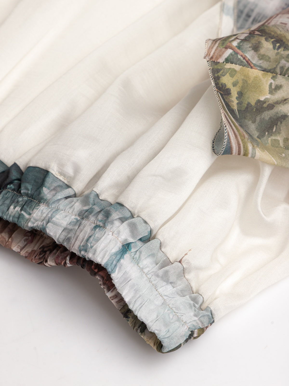 Women's skirt with silk