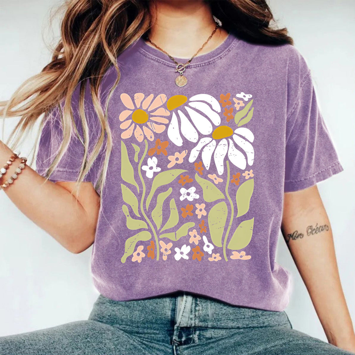Washed and used T-shirt with printed T-shirt